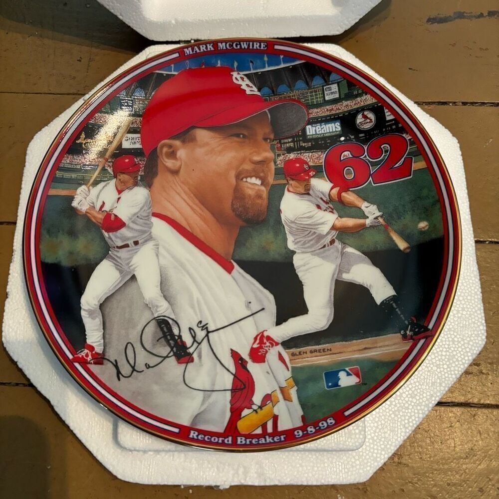 St. Louis Cardinals Mark McGwire Record Breaker 9-8-98 Collectors Plate